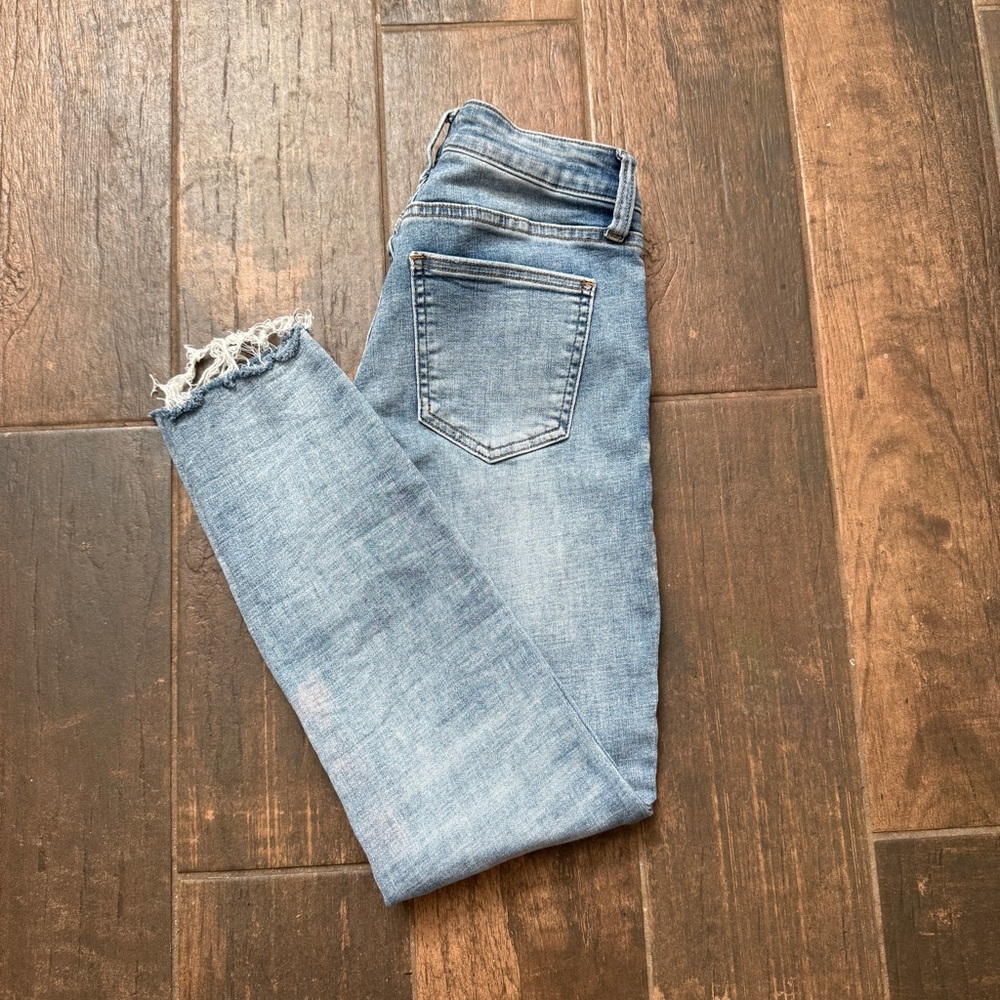 Pistola Mid-Rise Light Wash Crop Jeans with Raw Hem | Size 27 - Picture 3 of 6